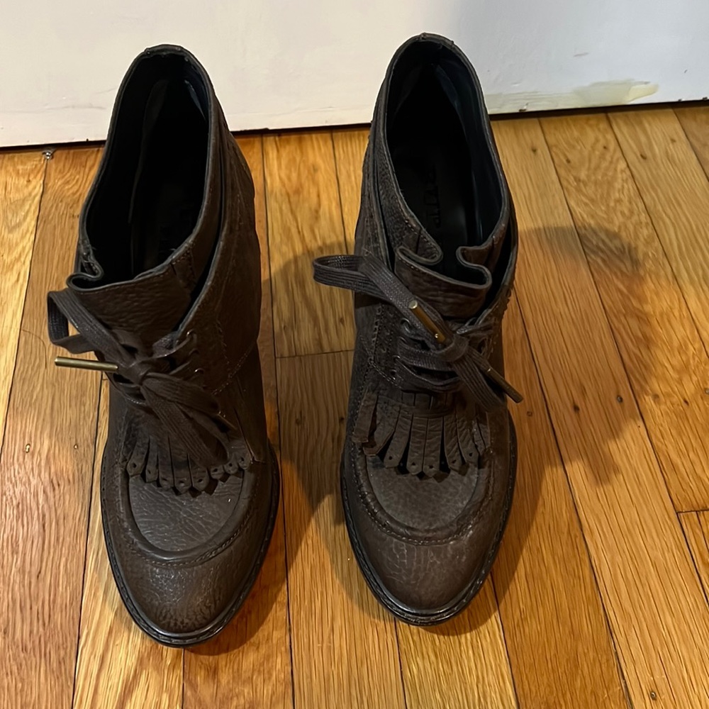 Burberry in brown